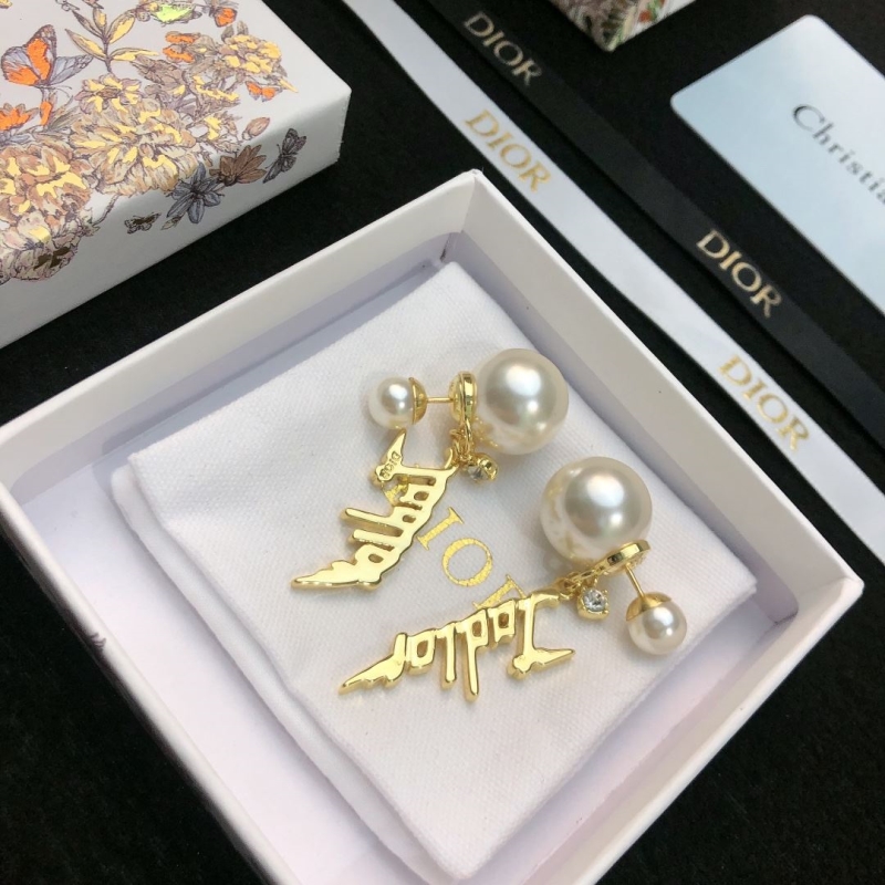 chr1st1an D10r earrings